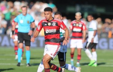 Flamengo Recusa Proposta do Wolverhampton por Victor Hugo