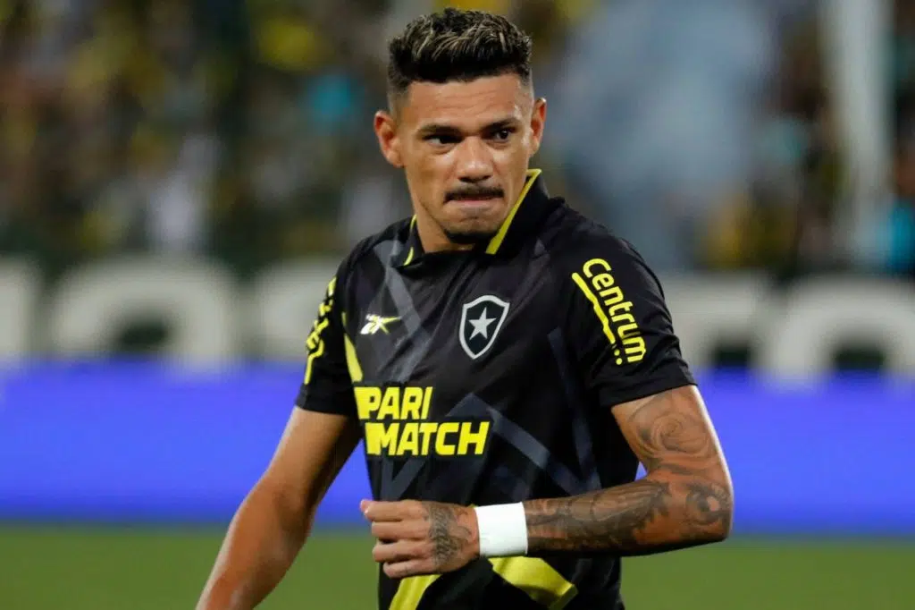 Confronto Equilibrado: Botafogo e Cruzeiro Empatam em Partida Sem Gols no Brasileirão